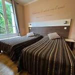 Hotel Logis & Restaurant - Les Bords De Seine La Roche-Guyon