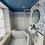 Hotel Logis & Restaurant - Les Bords De Seine 4*