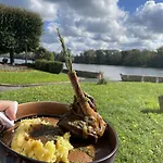 Hotel Logis & Restaurant - Les Bords De Seine