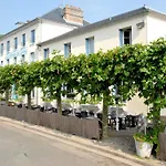 Logis & Restaurant - Les Bords De Seine Hotel 4*