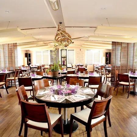 Hotell Logis & Restaurant - Les Bords De Seine