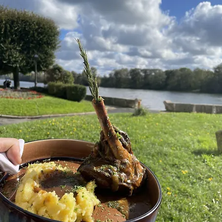 Hotell Logis & Restaurant - Les Bords De Seine