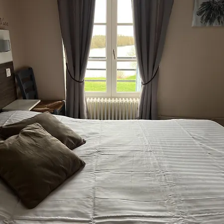 Hotell Logis & Restaurant - Les Bords De Seine