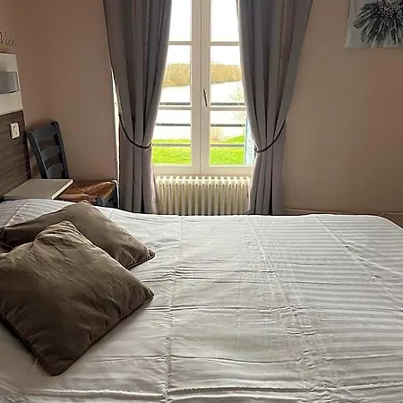 Hotel Logis Hôtel&restaurant - Les Bords De Seine