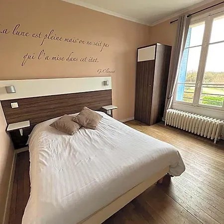 Hotel Logis Hôtel&restaurant - Les Bords De Seine