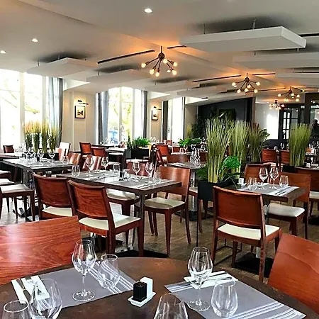 Hotel Logis Hôtel&restaurant - Les Bords De Seine 4*