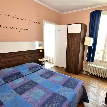 Hotel Logis Hôtel&restaurant - Les Bords De Seine